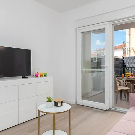 Roos Apartment *