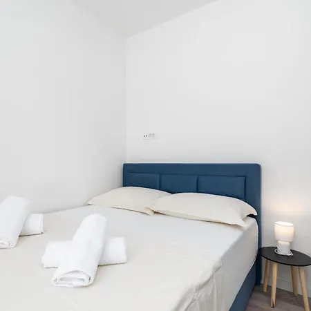 Roos Apartment